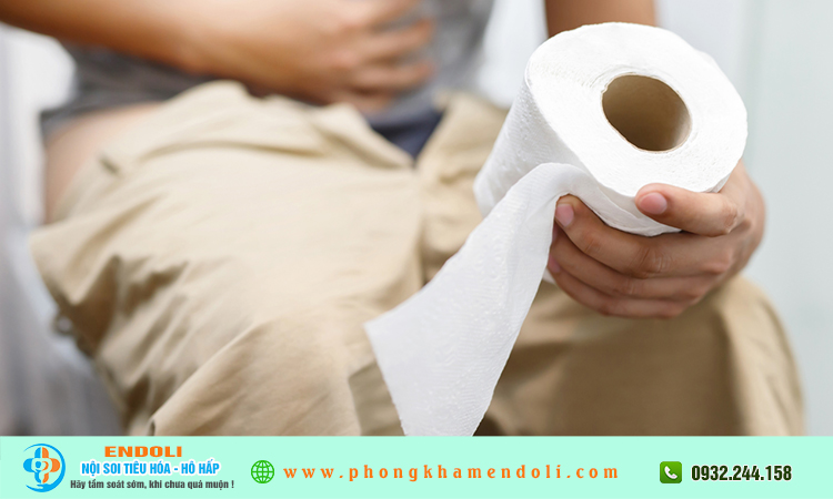 Đi ngoài phân lỏng kéo dài là do đâu?